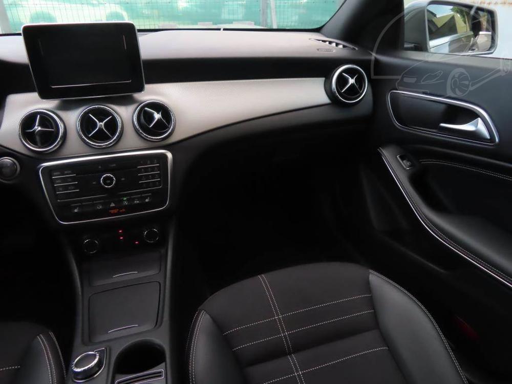 Mercedes-Benz CLA 200, Automat, Ke, Navi