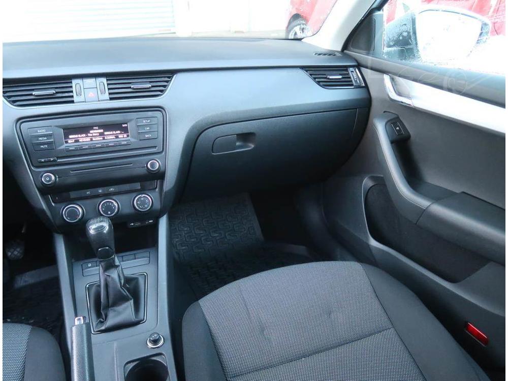 koda Octavia 1.6 TDI, Serv.kniha, Klima