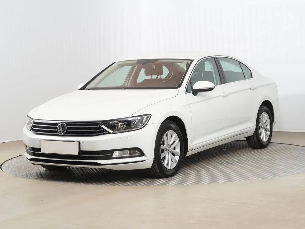 Volkswagen Passat 2.0 TDI, Automat, R,2.maj