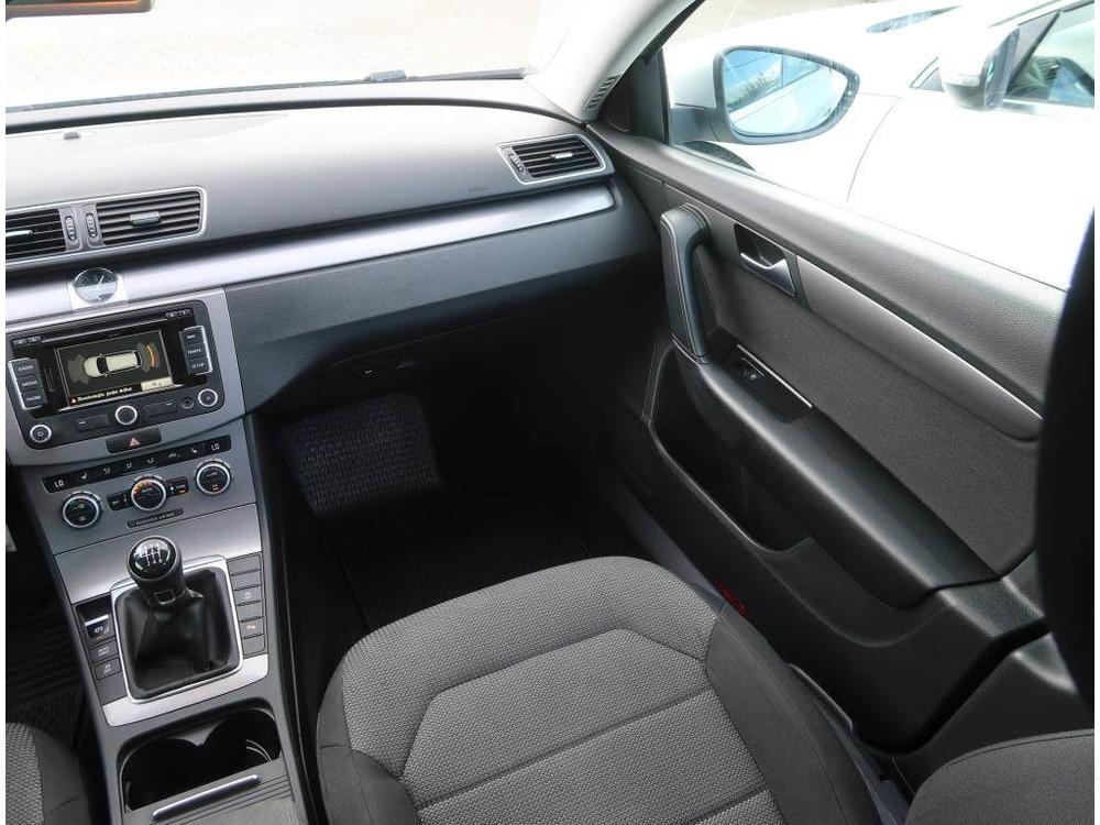 Volkswagen Passat 2.0 TDI, Navi