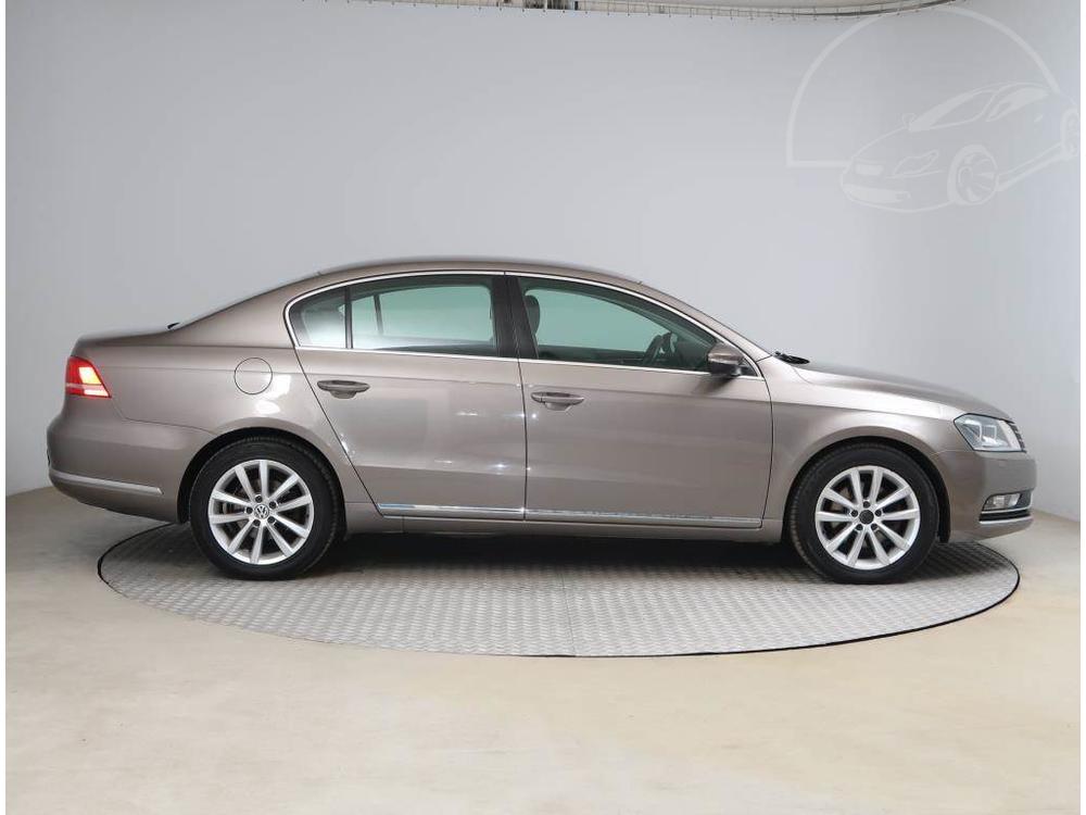 Volkswagen Passat 2.0 TDI, Serv.kniha, Navi