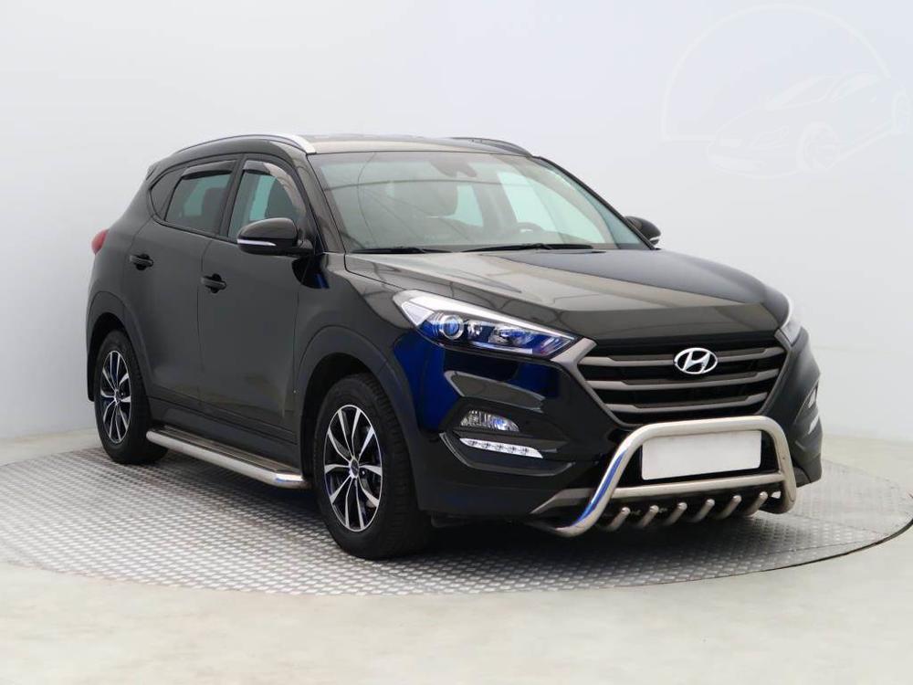 Hyundai Tucson 1.7 CRDi, Trikolor, R,1.maj