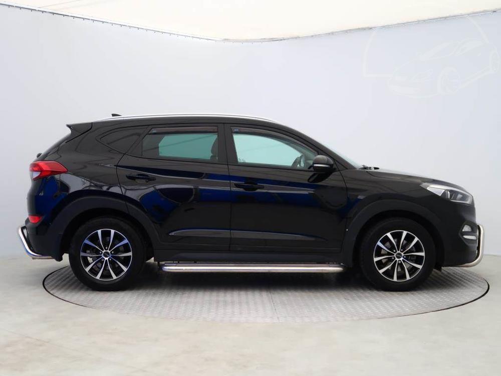 Hyundai Tucson 1.7 CRDi, Trikolor, R,1.maj