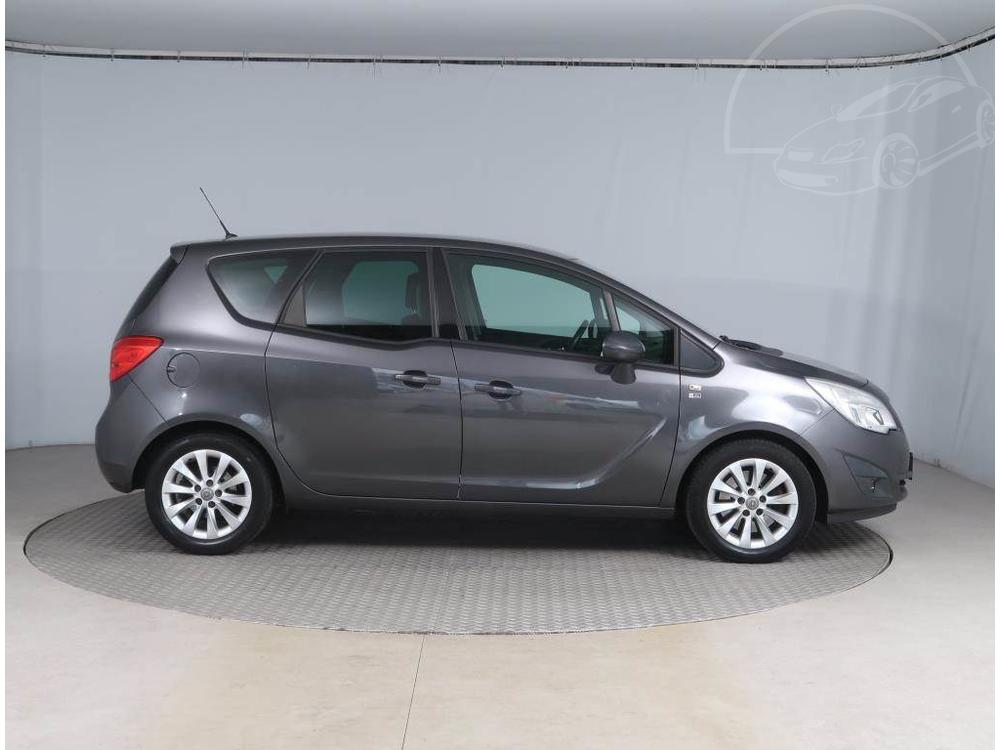 Opel Meriva 1.4 Turbo, Koen sedaky