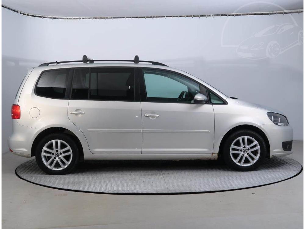 Volkswagen Touran 1.6 TDI, NOV CENA, 7mst