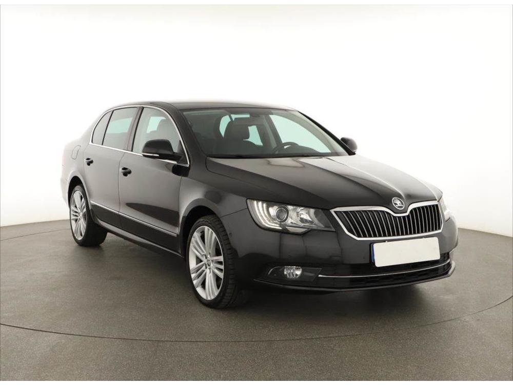 Škoda Superb 2.0 TDI, Kůže