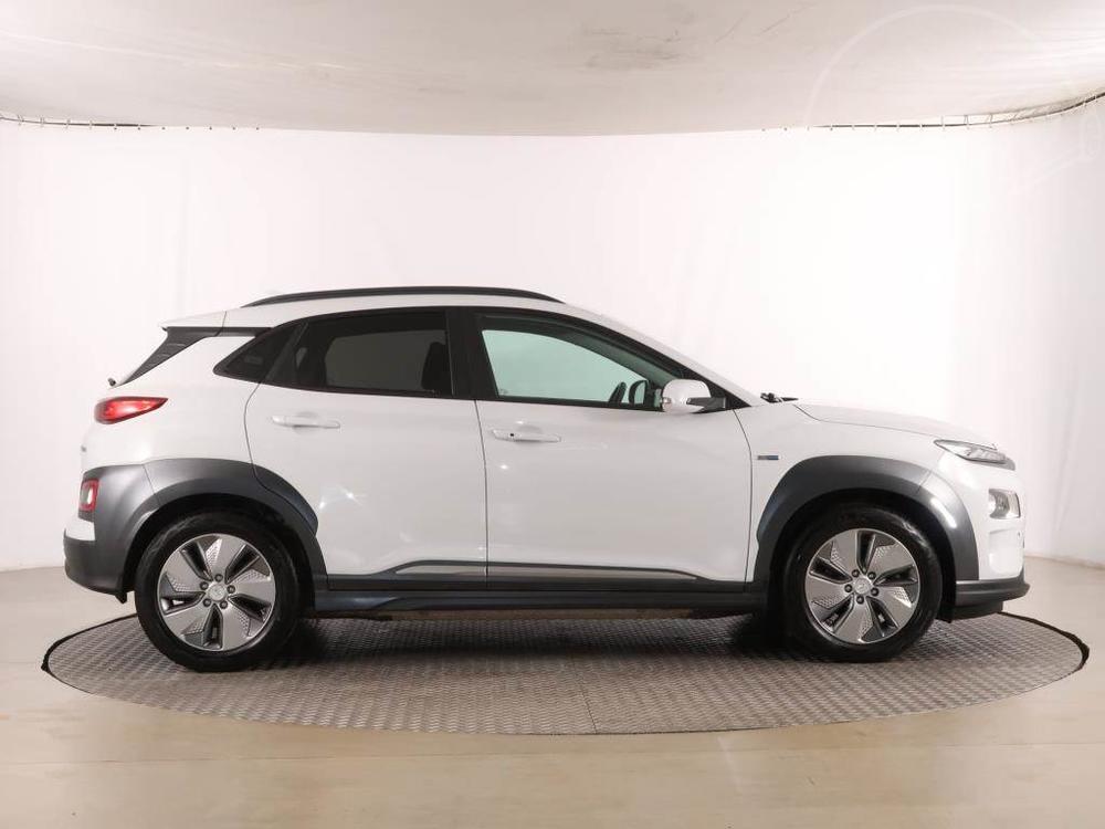 Hyundai Kona Electric 39 kWh, Automat