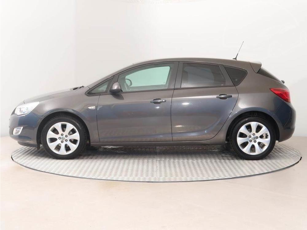 Opel Astra 1.4 16V, Serv.kniha, Navi