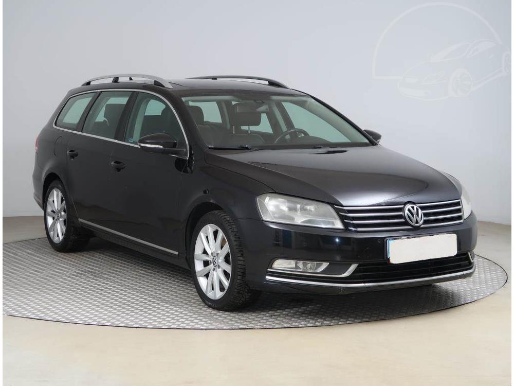 Prodm Volkswagen Passat 2.0 TDI, Serv.kniha, Navi