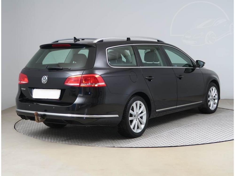 Volkswagen Passat 2.0 TDI, Serv.kniha, Navi