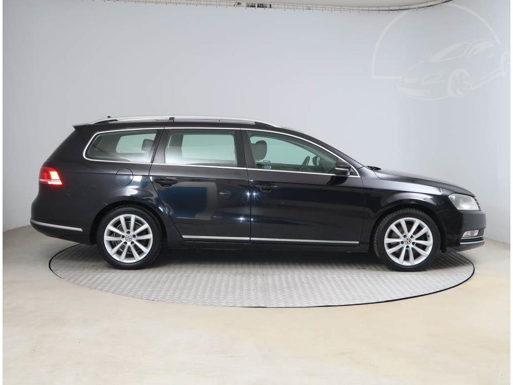 Volkswagen Passat 2.0 TDI, Serv.kniha, Navi