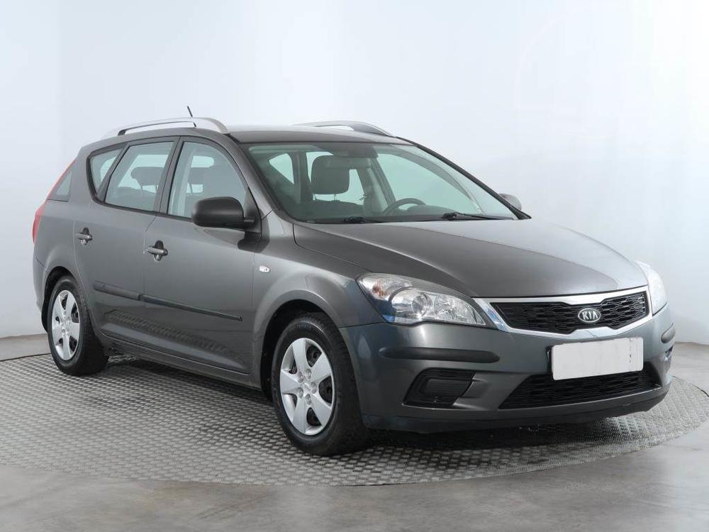 Kia Ceed 1.4 CVVT, Serv.kniha, po STK