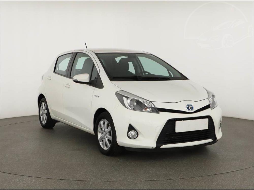 Prodm Toyota Yaris 1.5 Hybrid, Automat