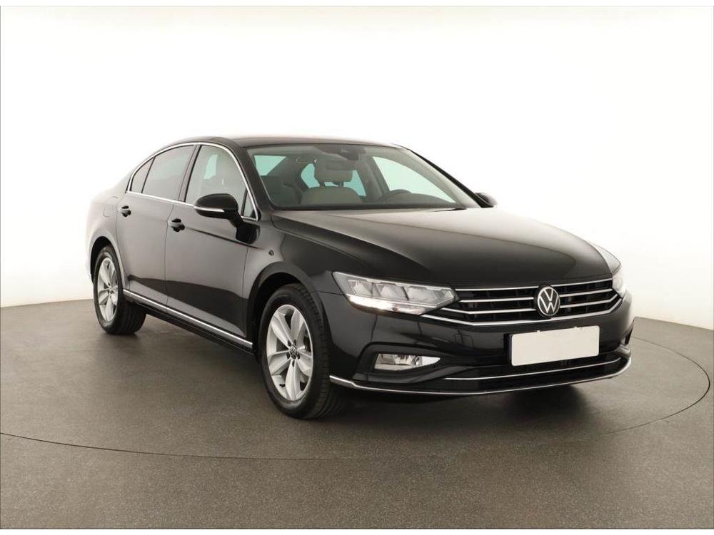 Volkswagen Passat 2.0 TDI, Elegance, Automat, ČR