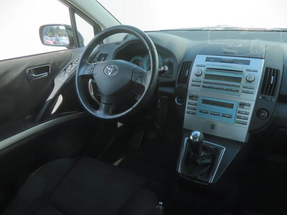 Toyota Corolla Verso 2.2 D-4D, Tan