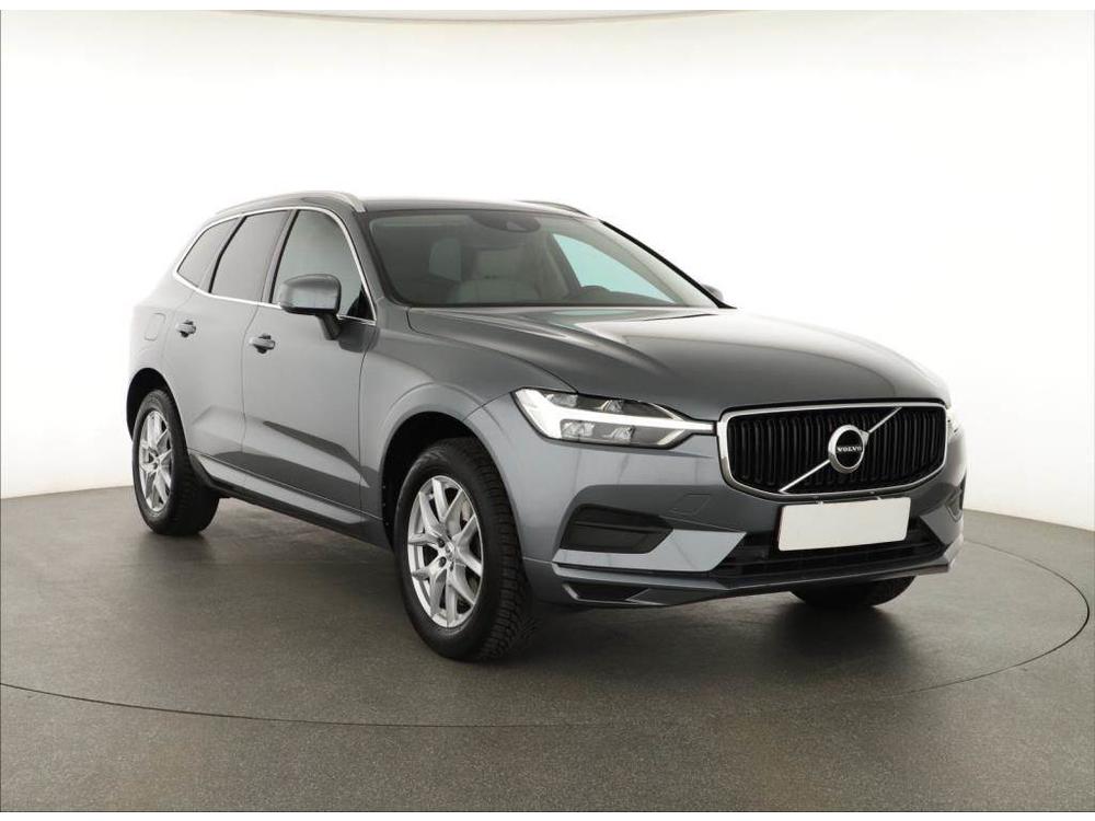 Volvo XC60 B4 AWD, Momentum, 4X4