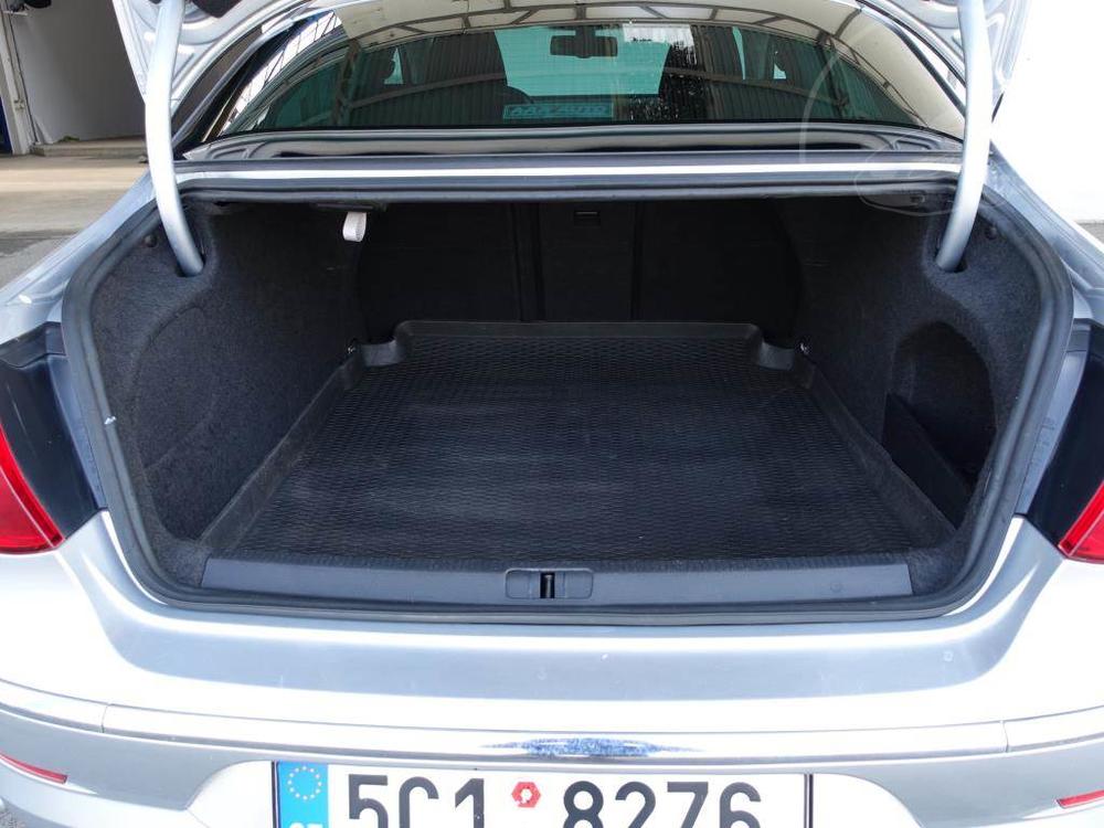 Volkswagen Passat 2.0 TDI, Xenony