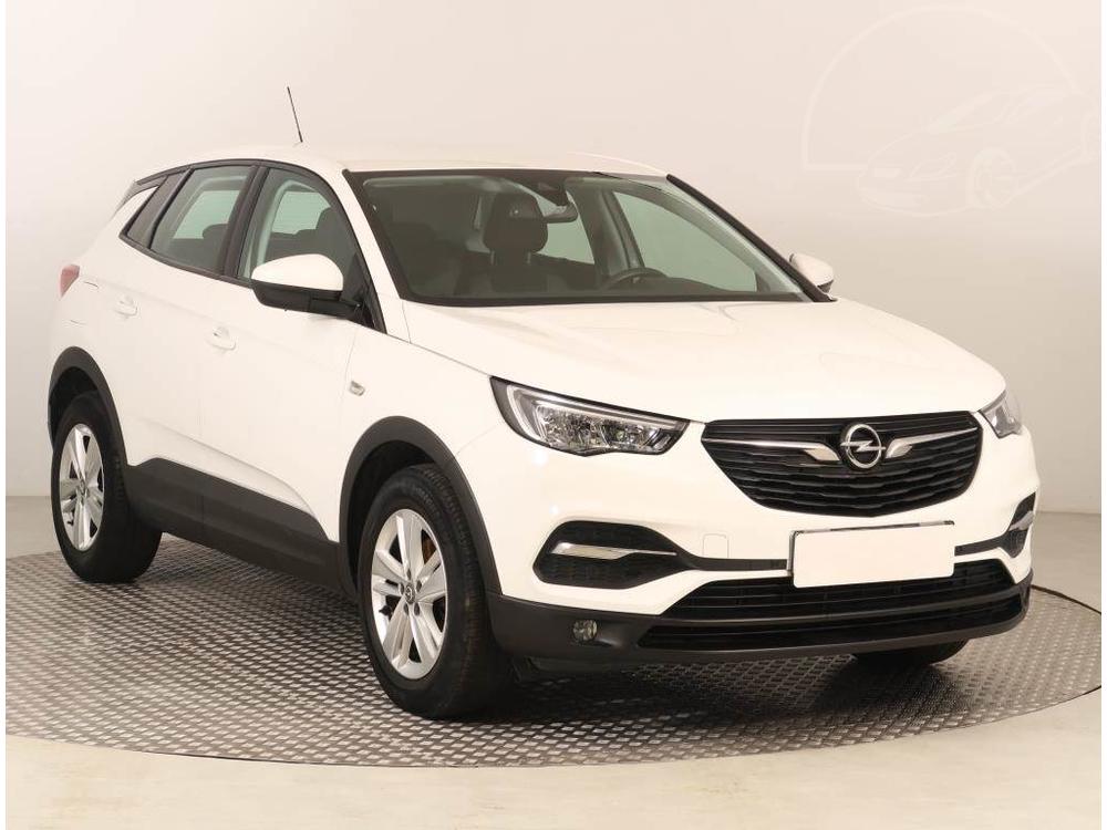 Opel Grandland X 1.2 Turbo, ČR,2.maj