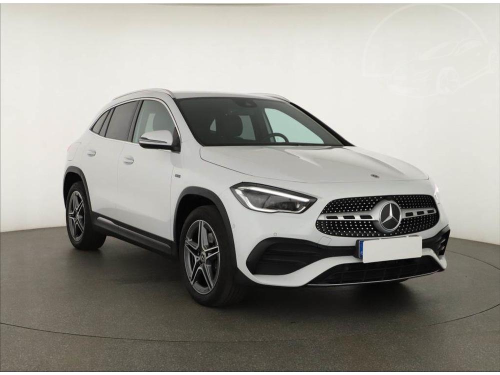 Prodm Mercedes-Benz GLA  250e, AMG Line, Automat, R