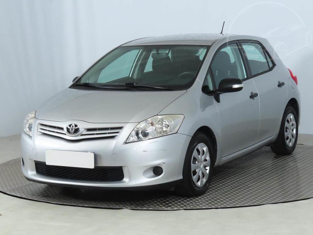 Toyota Auris 1.4 D-4D, R,1.maj, Serv.kniha