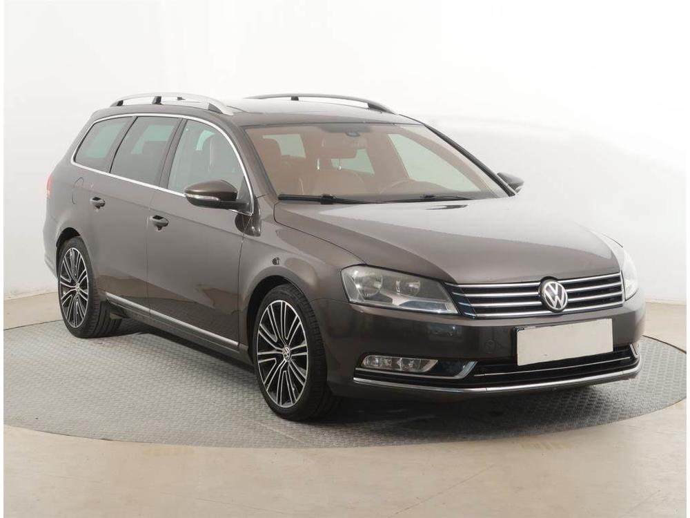 Prodm Volkswagen Passat 2.0 TDI, Navi, Koen sedaky