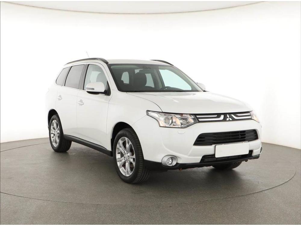 Mitsubishi Outlander 2.2 DI-D, 4X4, 7 míst