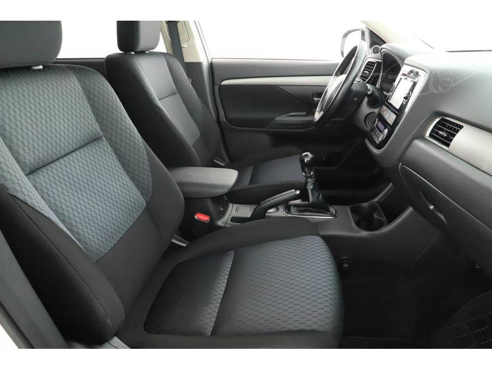 Mitsubishi Outlander 2.2 DI-D, 4X4, 7mst