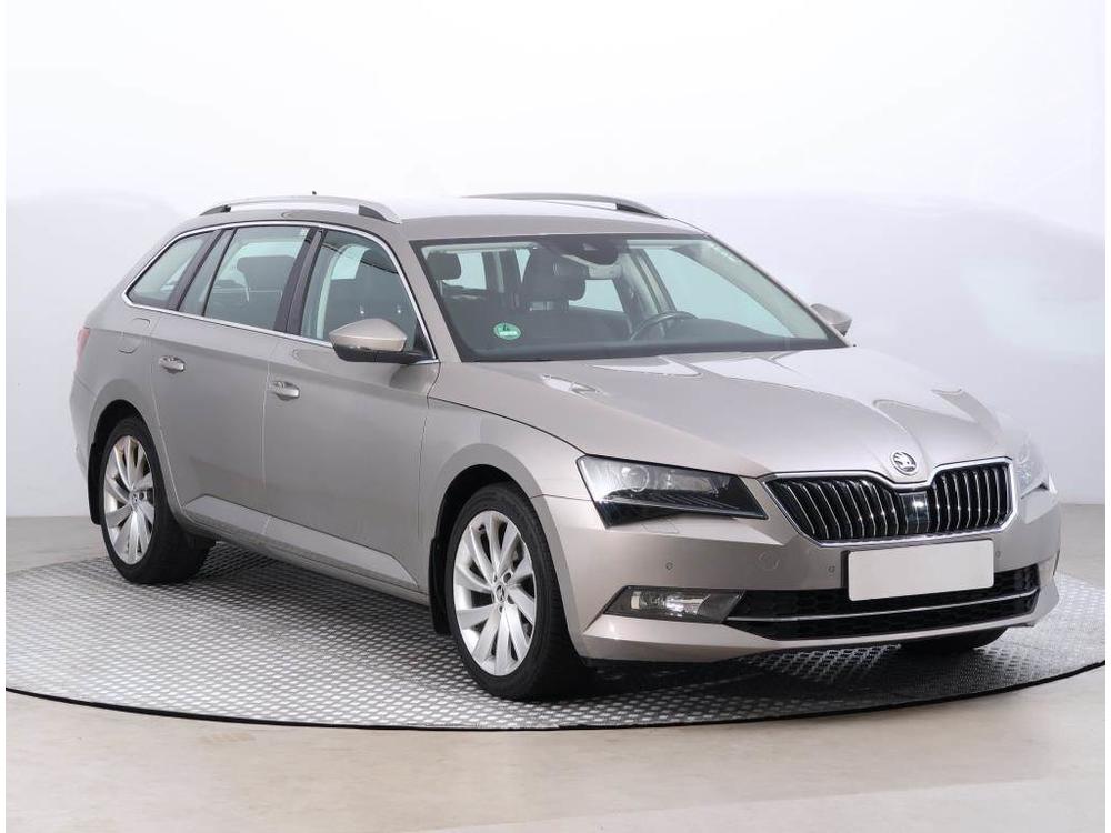 Škoda Superb 1.8 TSI, Navi