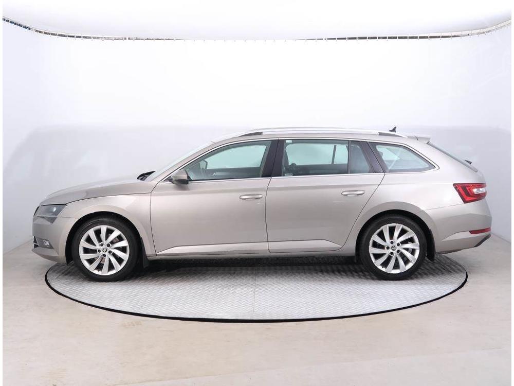 koda Superb 1.8 TSI, Navi