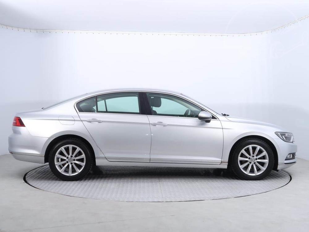 Volkswagen Passat 2.0 TDI, Serv.kniha, Ke