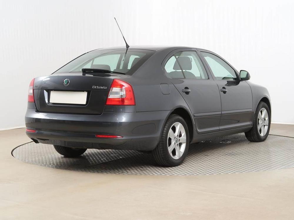 koda Octavia 1.6 TDI, Ambiente, Serv.kniha