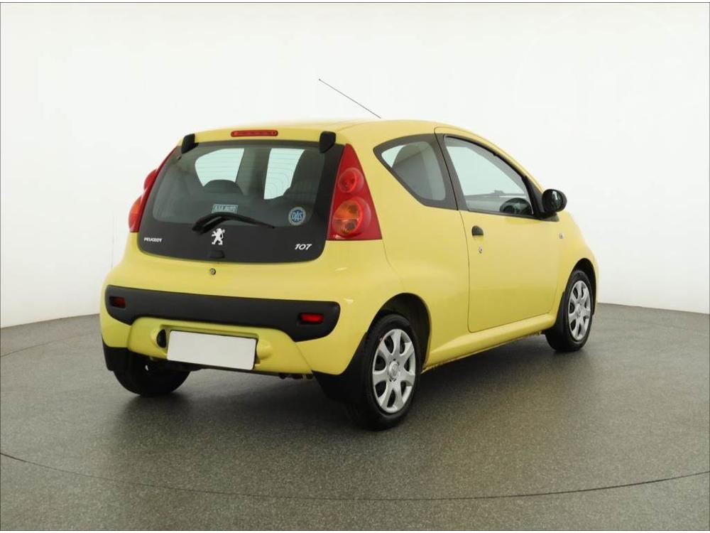 Peugeot 107 1.0, R,2.maj, slun stav