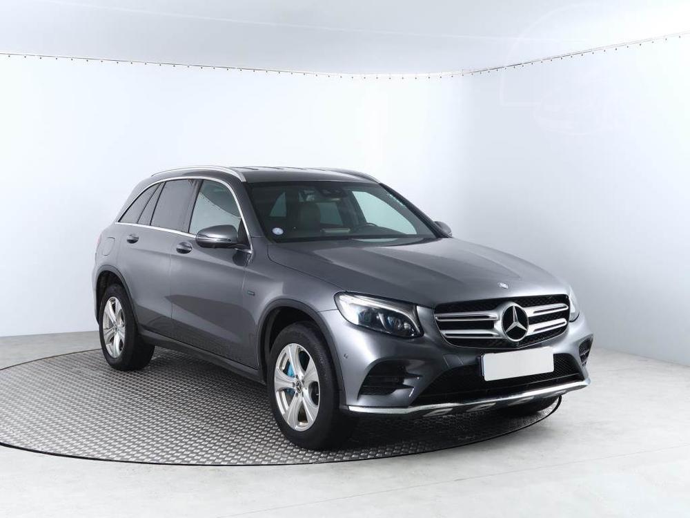 Prodm Mercedes-Benz GLC  350e 4MATIC, AMG Line, 4X4