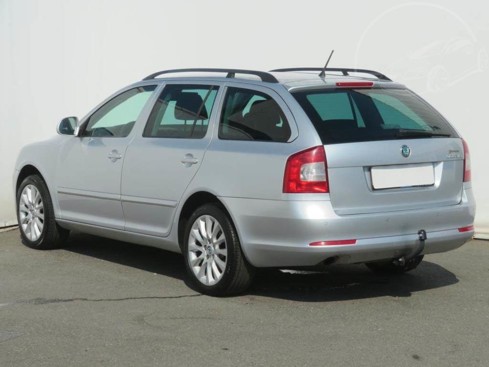 koda Octavia 1.6 TDI, Elegance, Serv.kniha