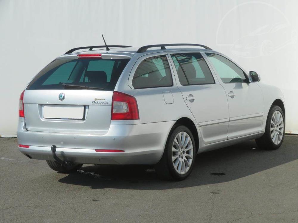 koda Octavia 1.6 TDI, Elegance, Serv.kniha