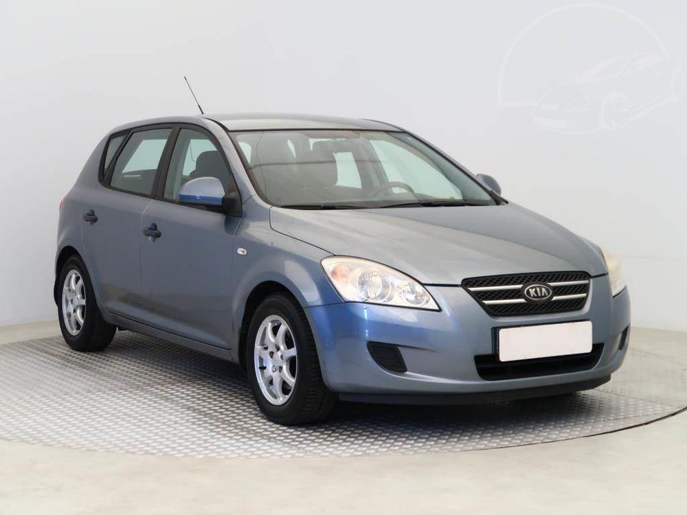 Kia Cee´d 1.4 CVVT, rezervace