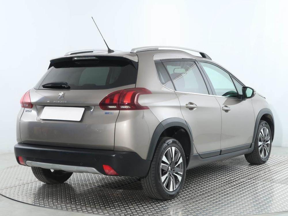 Peugeot 2008 1.2 PureTech, Automat, R