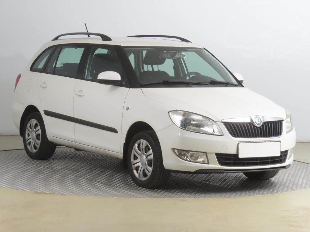 Škoda Fabia 1.2 TSI, ČR,2.maj, Serv.kniha