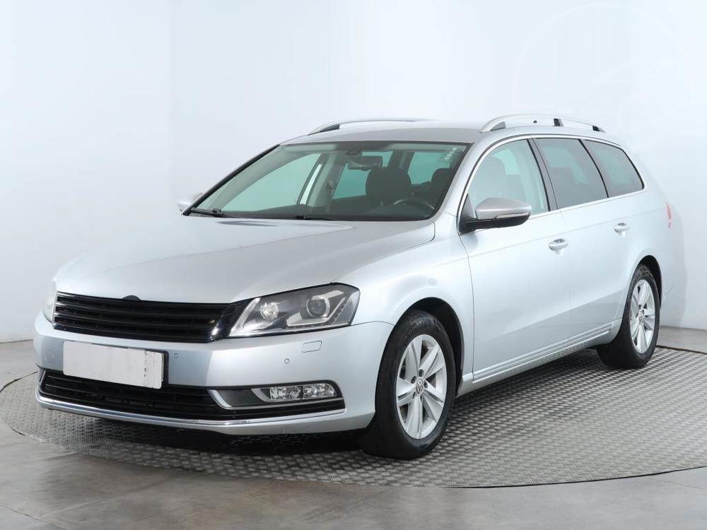 Volkswagen Passat 2.0 TDI, Serv.kniha, Navi