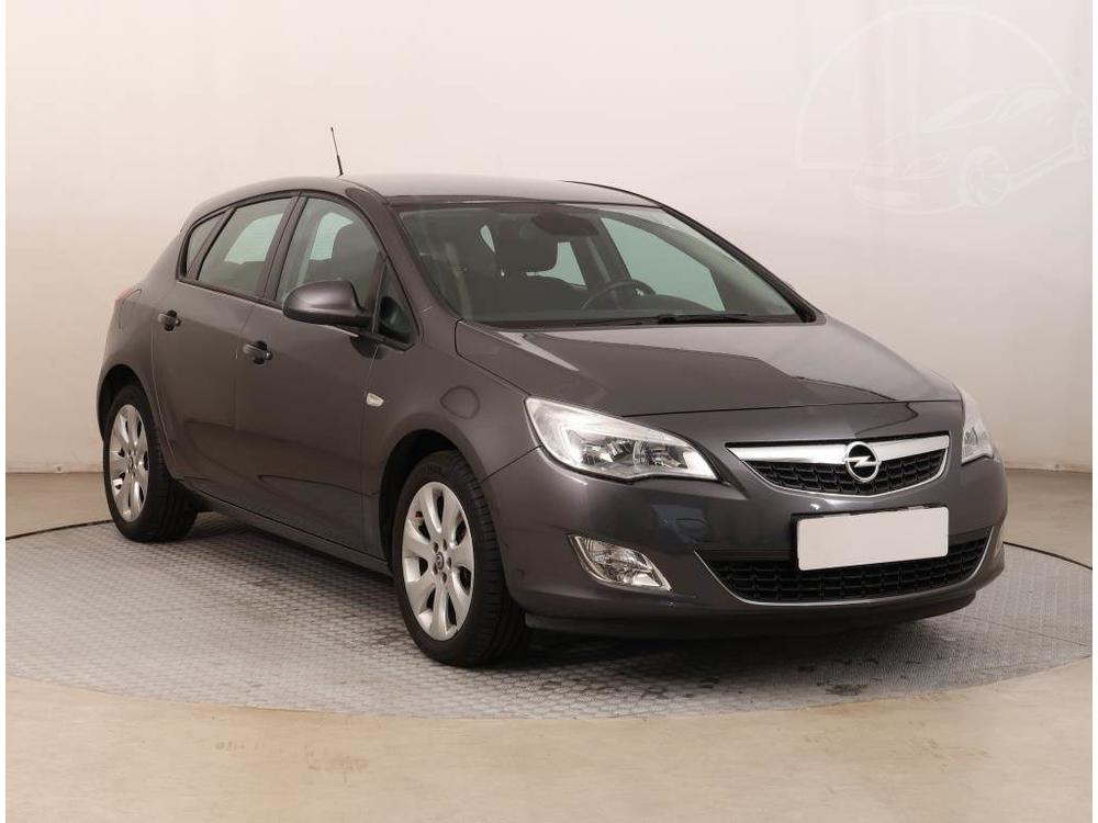 Prodm Opel Astra 1.4 T, R,1.maj, Serv.kniha