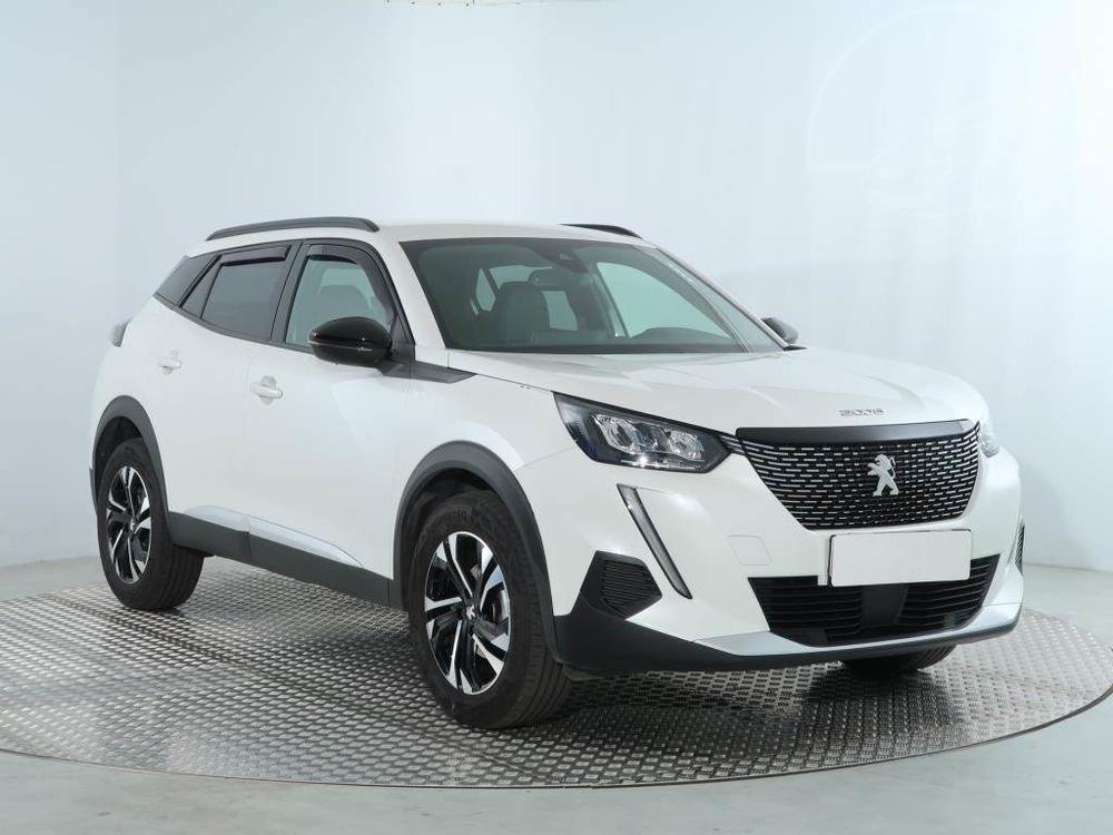 Prodm Peugeot 2008 1.2 PureTech, Allure, Automat