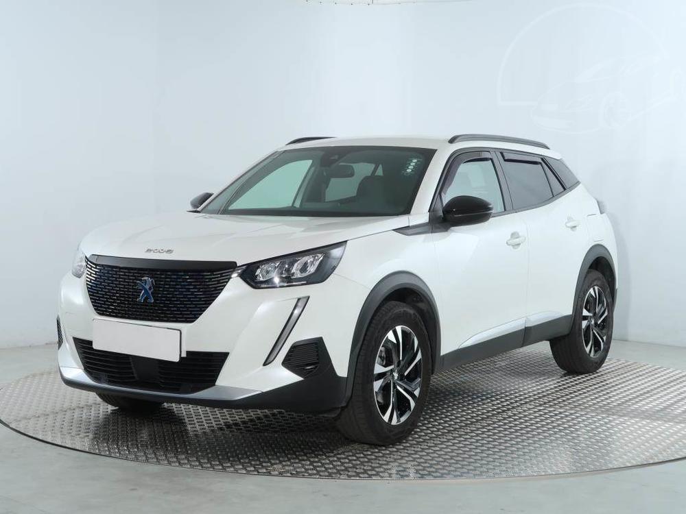 Peugeot 2008 1.2 PureTech, Allure, Automat