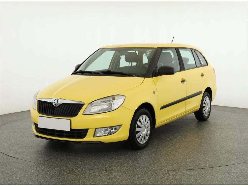 koda Fabia 1.2 12V, rezervace