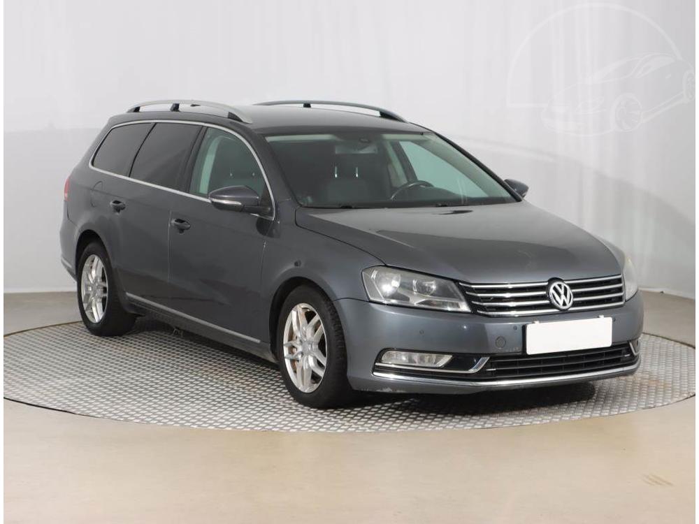 Prodm Volkswagen Passat 1.6 TDI, Navi