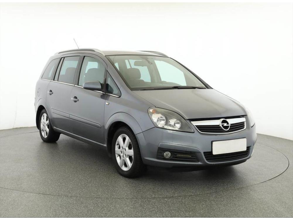 Opel Zafira 1.9 CDTI, 7 míst, nová STK