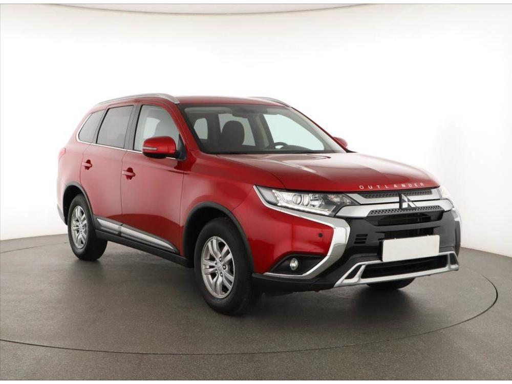 Prodm Mitsubishi Outlander 2.0, R,1.maj, Serv.kniha