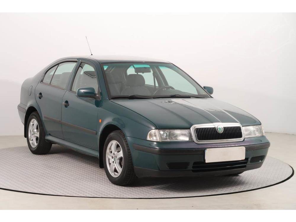 Škoda Octavia 1.6, po STK, rezervace