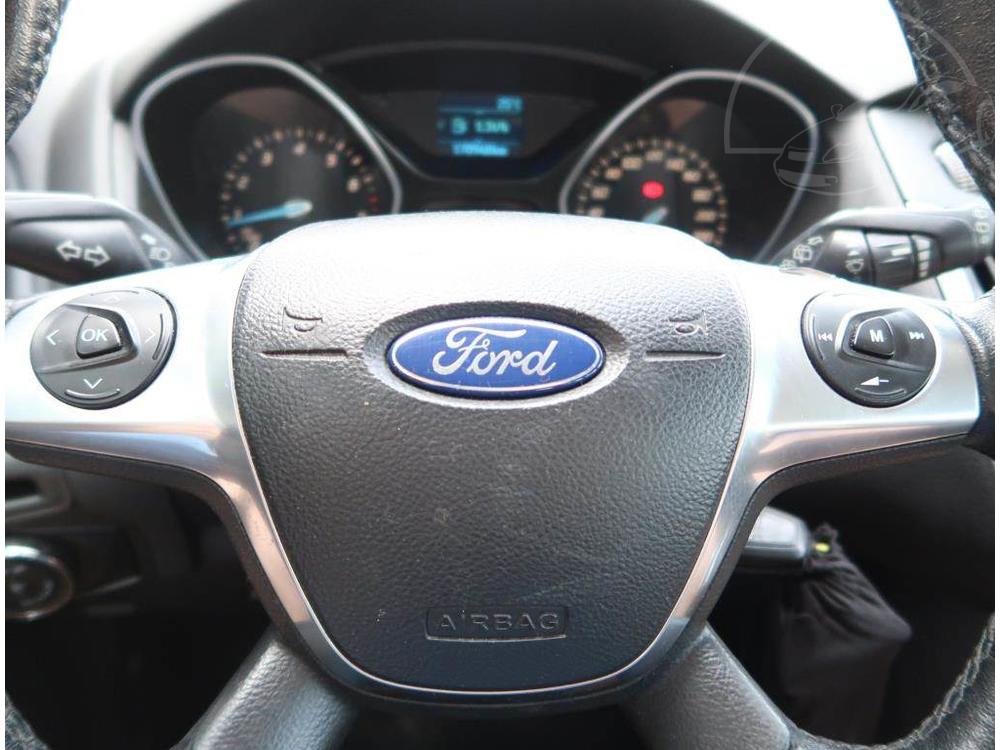 Ford Focus 1.6 i, NOV CENA, Klima