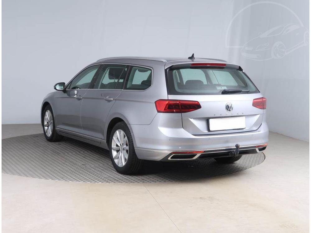 Volkswagen Passat 2.0 TDI, Elegance, Automat