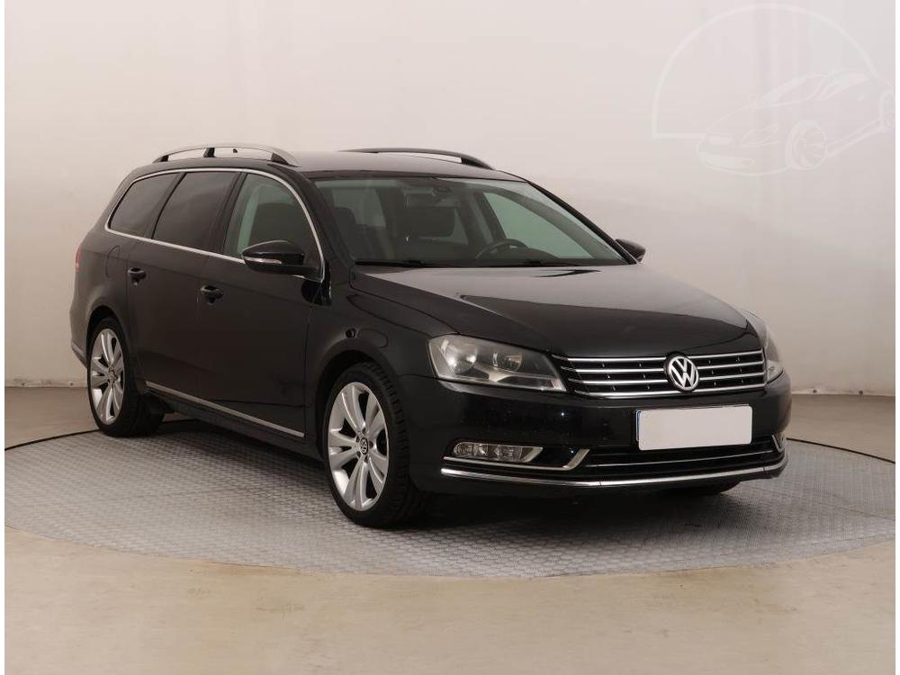 Prodm Volkswagen Passat 2.0 TDI, Automatick klima